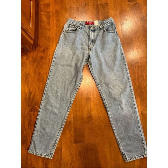 Levi's Denim - Woman’s vintage Levi’s classic 550 relaxed fit